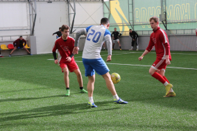 <a href="https://st.getinfootball.com/albums/1080349/63fca3f491240_1920.jpg" target="_blank">Завантажити оригінал</a>