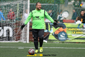 <a href="https://st.getinfootball.com/albums/1081321/6459124345387_1920.jpg" target="_blank">Descarcă</a>