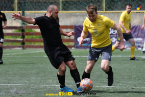 <a href="https://st.getinfootball.com/albums/1081332/6459175221823_1920.jpg" target="_blank">Descarcă</a>