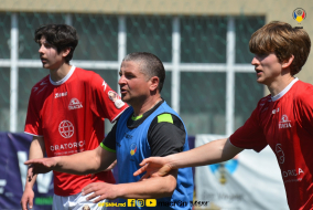<a href="https://st.getinfootball.com/albums/1081363/6459252544180_1920.jpg" target="_blank">Descarcă</a>