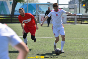 <a href="https://st.getinfootball.com/albums/1081588/646712f8e4a50_1920.jpg" target="_blank">Descarcă</a>