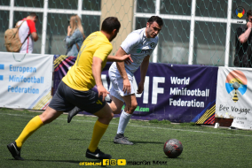 <a href="https://st.getinfootball.com/albums/1081599/6467194047490_1920.jpg" target="_blank">Descarcă</a>