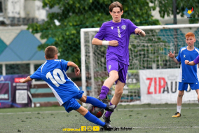 <a href="https://st.getinfootball.com/albums/1081751/6470770138502_1920.jpg" target="_blank">Descarcă</a>