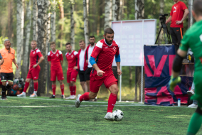 <a href="https://st.getinfootball.com/albums/1082726/64be581e25594_1920.jpg" target="_blank">Завантажити оригінал</a>