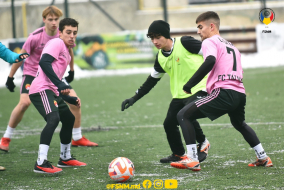 <a href="https://st.getinfootball.com/albums/1085204/657768846a552_1920.jpg" target="_blank">Descarcă</a>