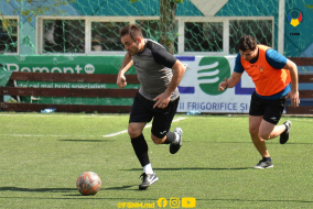 <a href="https://st.getinfootball.com/albums/1087248/661542cb21f8f_1920.jpg" target="_blank">Descarcă</a>
