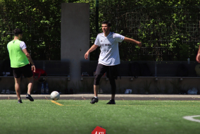 <a href="https://st.getinfootball.com/albums/1087876/664787f4375f6_1920.jpg" target="_blank">Download original</a>