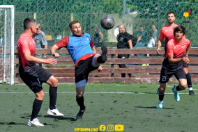 <a href="https://st.getinfootball.com/albums/1088191/6658372733834_1920.jpg" target="_blank">Descarcă</a>