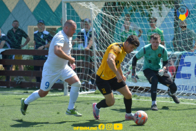 <a href="https://st.getinfootball.com/albums/1088322/6660366653135_1920.jpg" target="_blank">Descarcă</a>