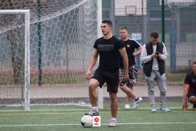 <a href="https://st.getinfootball.com/albums/1093873/67ec66448d0f5_1920.jpg" target="_blank">Download original</a>
