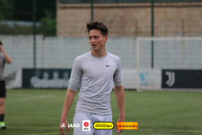 <a href="https://st.getinfootball.com/albums/1094385/68190012c73d9_1920.jpg" target="_blank">Завантажити оригінал</a>