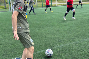 <a href="https://st.getinfootball.com/albums/1094496/681f5b264ace1_1920.jpeg" target="_blank">Завантажити оригінал</a>
