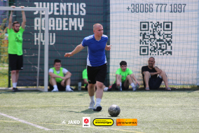 <a href="https://st.getinfootball.com/albums/1095162/68472cd398ab1_1920.jpg" target="_blank">Завантажити оригінал</a>