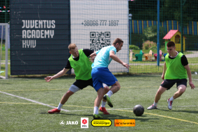 <a href="https://st.getinfootball.com/albums/1095341/685000870c547_1920.jpg" target="_blank">Завантажити оригінал</a>
