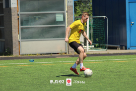 <a href="https://st.getinfootball.com/albums/1095434/6853719438761_1920.jpg" target="_blank">Download original</a>