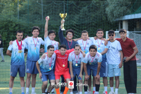 <a href="https://st.getinfootball.com/albums/1095512/6859918aca95d_1920.jpg" target="_blank">Download original</a>