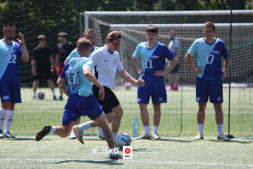 <a href="https://st.getinfootball.com/albums/1095623/68627eafeac2e_1920.jpg" target="_blank">Download original</a>