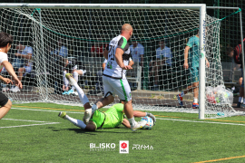 <a href="https://st.getinfootball.com/albums/1095626/686280034d9bf_1920.jpg" target="_blank">Download original</a>