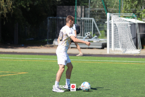 <a href="https://st.getinfootball.com/albums/1095628/686280ced3a77_1920.jpg" target="_blank">Download original</a>