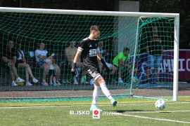 <a href="https://st.getinfootball.com/albums/1095628/68628133a278f_1920.jpg" target="_blank">Download original</a>