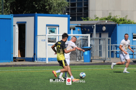 <a href="https://st.getinfootball.com/albums/1095628/6862828c16442_1920.jpg" target="_blank">Download original</a>