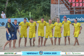 ФОТОЗВІТ: VYBIR-ДЮСШ-10 6-1 TELEPORT І ЧЕМПІОНАТ З ПЛЯЖНОГО ФУТБОЛУ 2025 І Основний етап