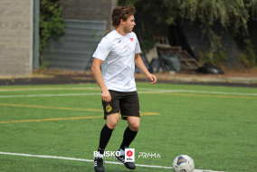 <a href="https://st.getinfootball.com/albums/1096556/689dd2e38d926_1920.jpg" target="_blank">Download original</a>