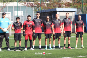 KOLEJKA 1 FC Fenix	 9 : 0	FENNECS FC