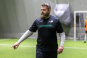 <a href="https://st.getinfootball.com/albums/1099061/694292234a402_1920.jpg" target="_blank">Завантажити оригінал</a>