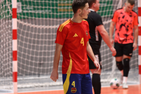 <a href="https://st.getinfootball.com/albums/1099667/697894cdee5aa_1920.jpg" target="_blank">Завантажити оригінал</a>