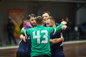 <a href="https://st.getinfootball.com/albums/1100077/699782640b352_1920.jpg" target="_blank">Завантажити оригінал</a>
