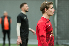 <a href="https://st.getinfootball.com/albums/1101026/69dfcbd1dfd6f_1920.jpg" target="_blank">Завантажити оригінал</a>