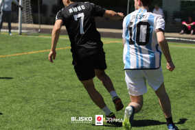<a href="https://st.getinfootball.com/albums/1101526/6a0370fbd76ff_1920.jpg" target="_blank">Download original</a>