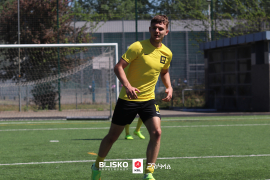<a href="https://st.getinfootball.com/albums/1101529/6a0371ed9aeae_1920.jpg" target="_blank">Download original</a>