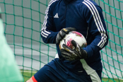 <a href="https://st.getinfootball.com/albums/1102015/6a1f41bbf1e34_1920.jpg" target="_blank">Завантажити оригінал</a>